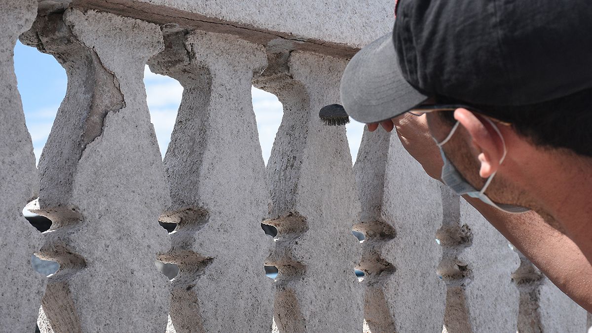 La reparación de la fachada implica la realización de trabajos a gran altura. Fotos: Estela Zogbe