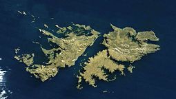 las islas malvinas seguiran siendo britanicas, afirmo un funcionario ingles, luego del anuncio de trump