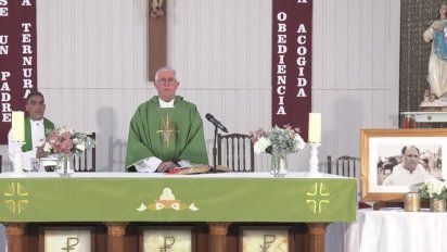 El obispo Adolfo Uriona presidió la misa en la novena por el padre Vaudagna