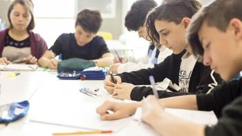 Los especialistas señalan que el ausentismo es consecuencia, entre otras razones, de la pérdida de valoración social de la escuela.