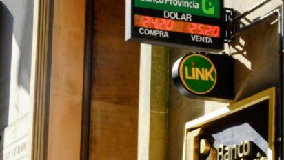 El dólar cerró la semana arriba de los 25 pesos