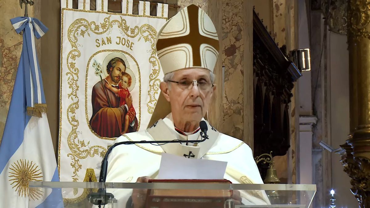 El arzobispo Poli se reunirá hoy con el Sumo Pontífice.