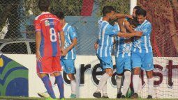 Alberdi  dio el golpe en Coronel Moldes  y se quedó con el invicto de Toro