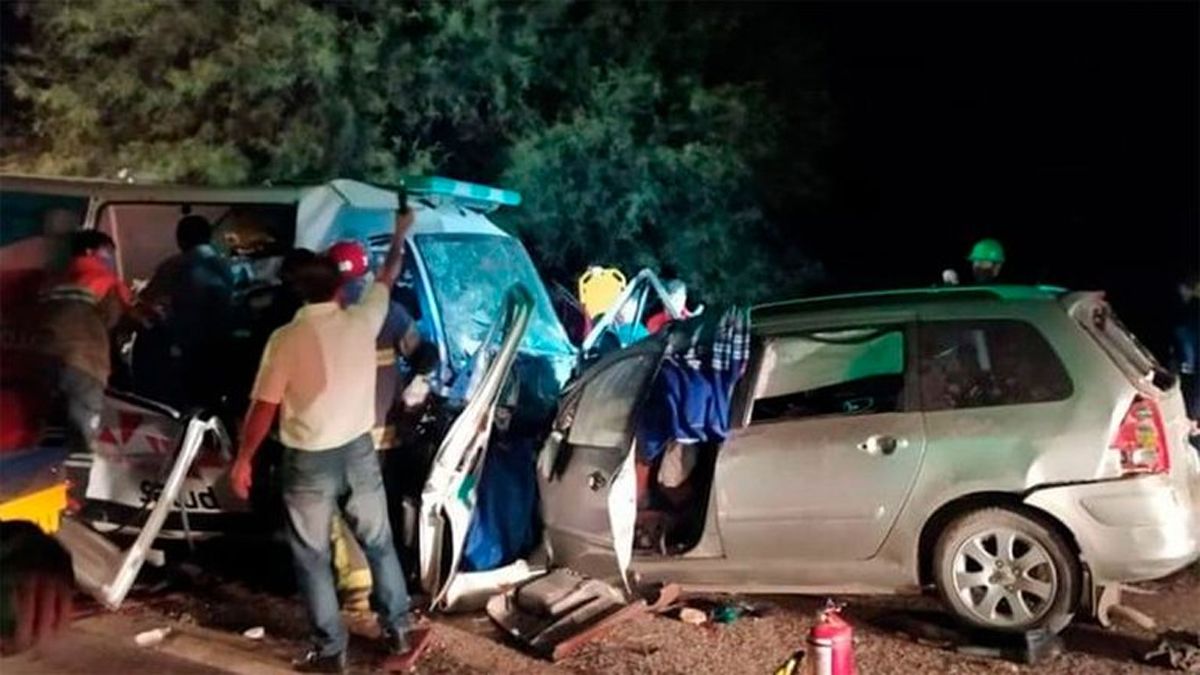 La Rioja: seis muertos por el choque entre un auto y una ambulancia