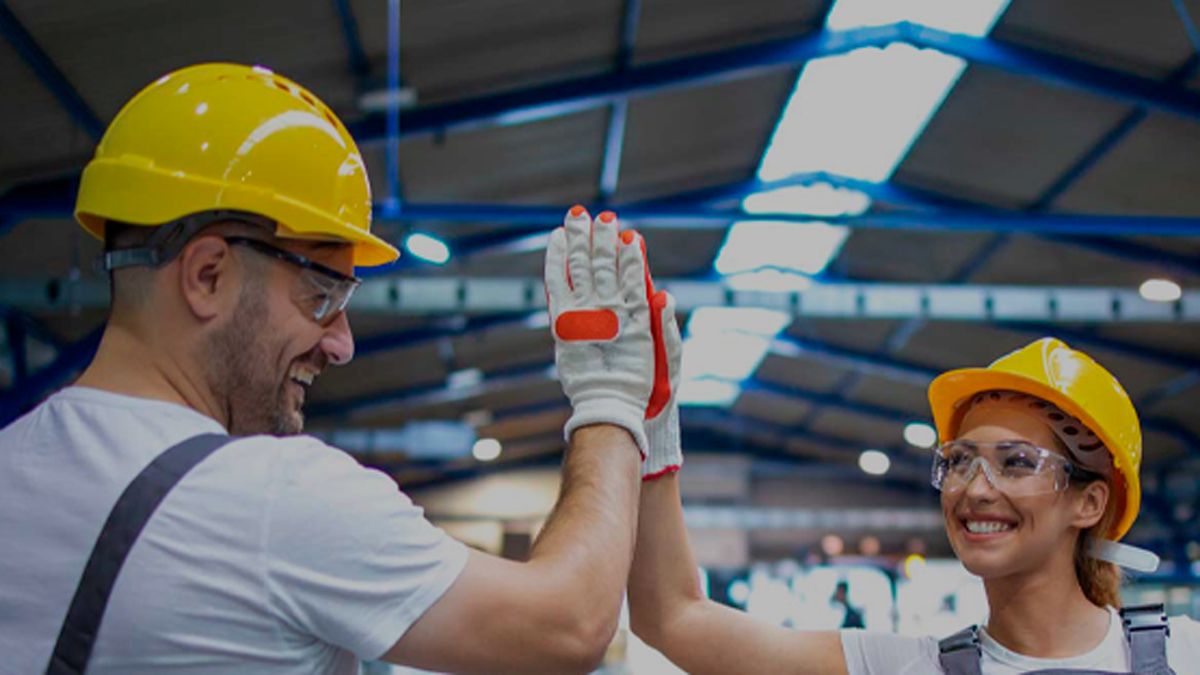 La empresa villamariense dirigida por Nicolás Fossaroli da un salto de calidad y se posiciona como una de las mejores opciones en cuanto al mantenimiento de equipos para la construcción y la industria.