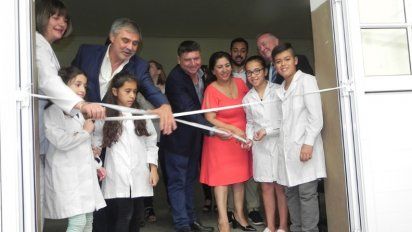 Los alumnos de la escuela de  Las Acequias ya disfrutan de su salón cubierto