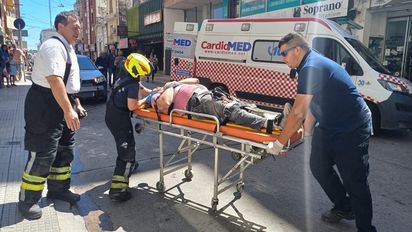 Un operario cayó de una escalera mientras trabajaba en la remodelación de un local