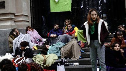 Una docena de escuelas porteñas con tomas y vigilias por el aborto legal