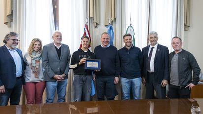 El jefe comunal recibió a la nadadora olímpica Macarena Ceballos
