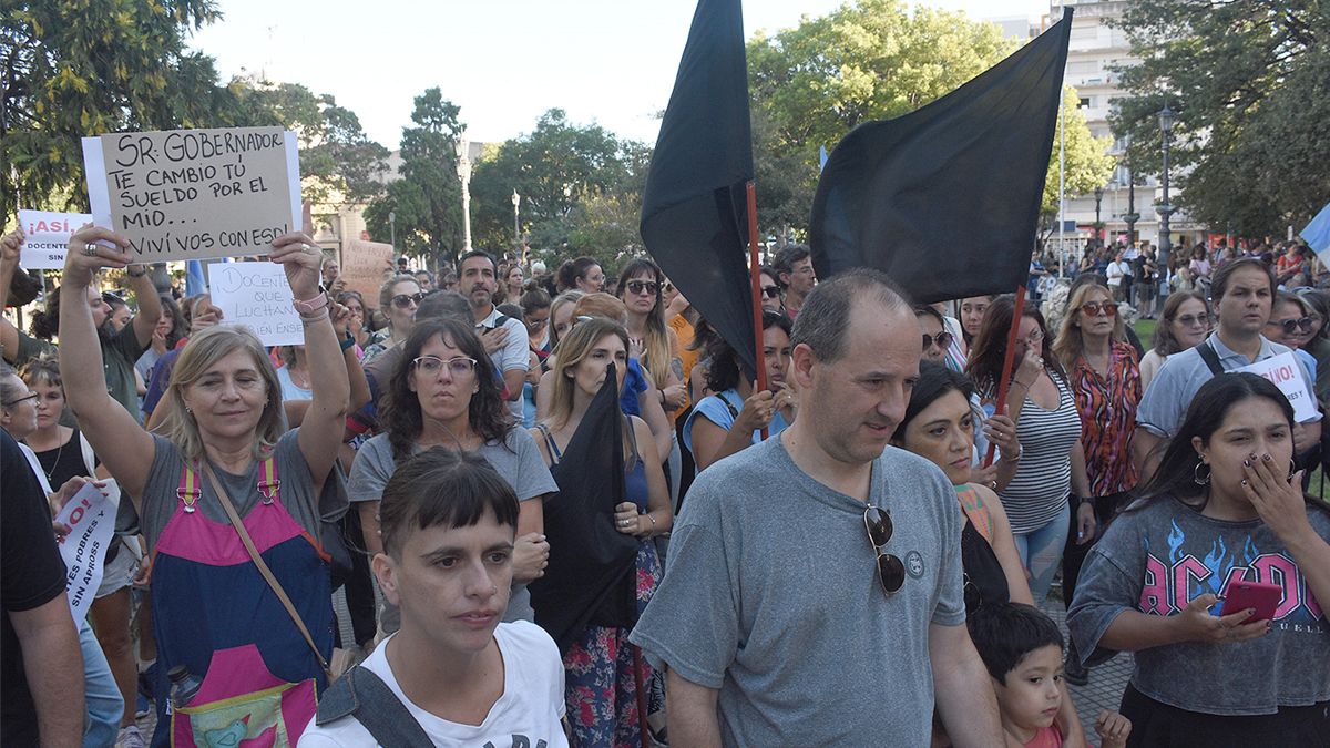 Paro y manifestación docente en Río Cuarto. Foto: Estela Zogbe.