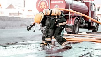 Un hombre se cayó desde cuatro metros de altura y sufrió traumatismos graves