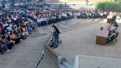Cierre de año de la Universidad Barrial: entregan 600 certificados