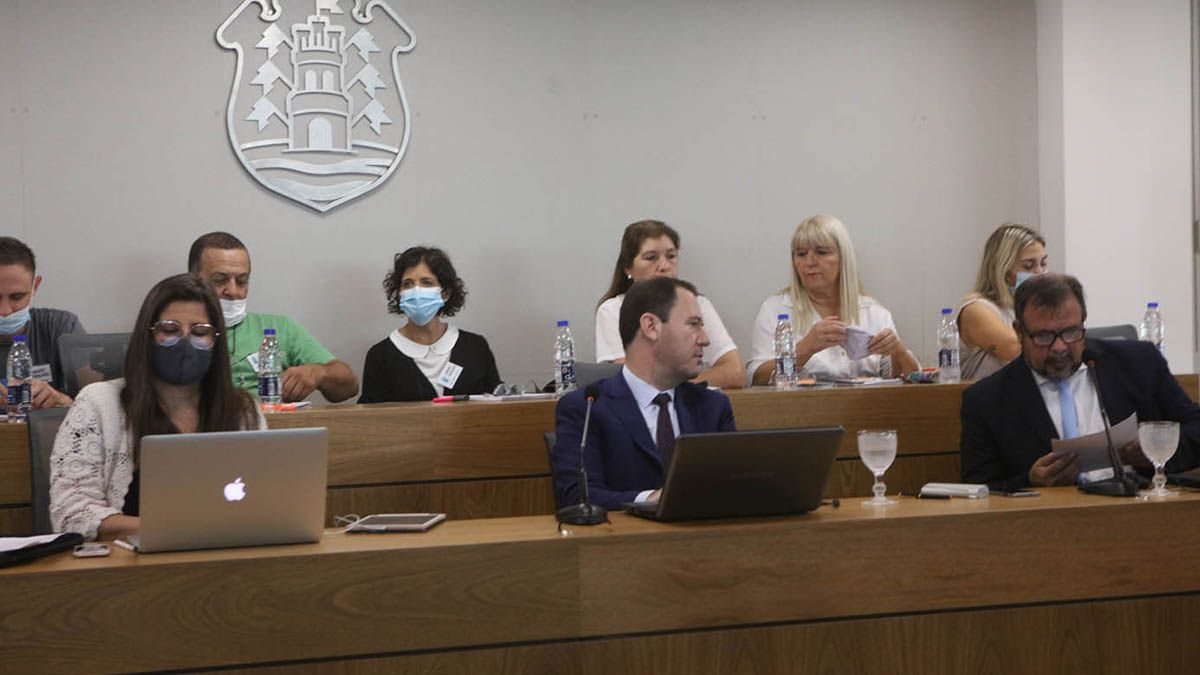 El tribunal técnico y los jurados populares en el juicio a Marcelo Macarrón.