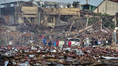 Tailandia: al menos 23 muertes por la explosión de una fábrica de fuegos artificiales
