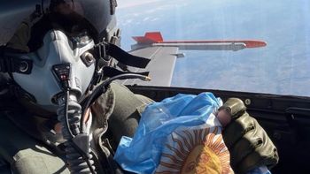 Partieron los F-16, hicieron escala en España y ahora cruzan el Atlántico para llegar el 26