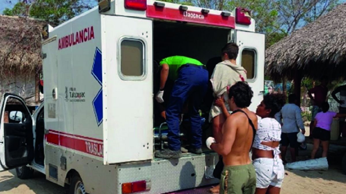 Atacan a machetazos a tres jóvenes argentinos en la costa mexicana de Oaxaca