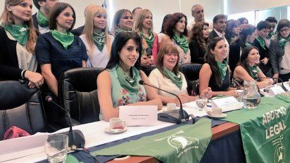 Ocho de cada 10 legisladoras nacionales consultadas sufrieron violencia de género en su carrera política