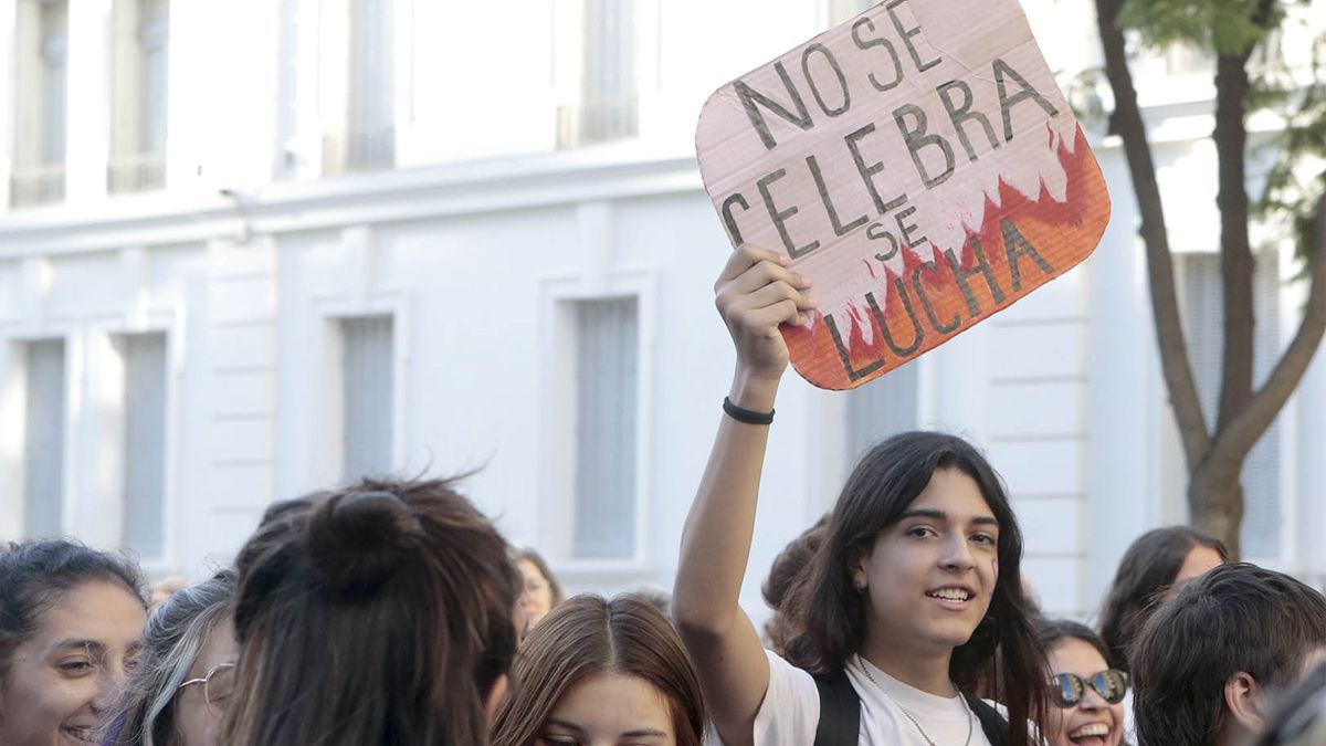 Más de 2 mil personas participaron de la movilización por el Día Internacional de la Mujer. Foto: Matías Tambone.