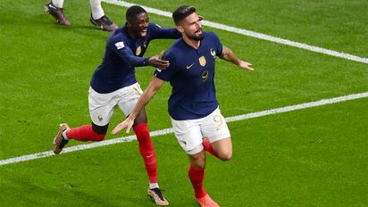 Francia empezó con éxito y jerarquía la defensa del título con una goleada sobre Australia