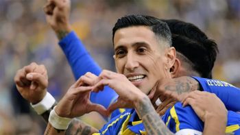 Ángel Di María festeja su gol en la goleada 5 a 0 de Central a Independiente Rivadavia