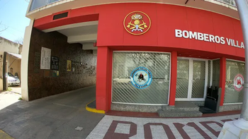 Un incendio en una vivienda terminó con una mujer trasladada al Hospital Pasteur