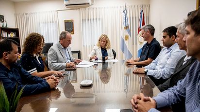 Realizarán un estudio para definir si se suma la línea Alberdi-UNRC