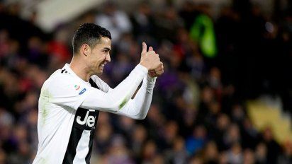La Juve goleó y sigue en lo más alto