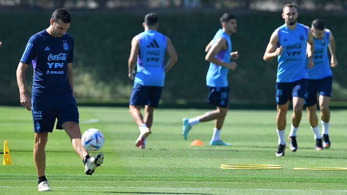 El DT argentina Lionel Scaloni en el entrenamiento de la Selección Argentina 