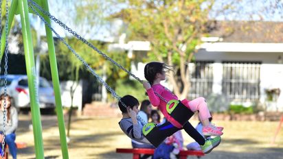 Ya recuperaron y modernizaron 54 plazas en la capital provincial