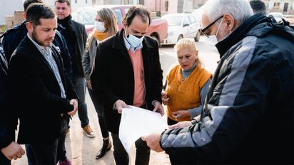 El intendente recorrió las obras de cloacas para barrio Padre Mugica