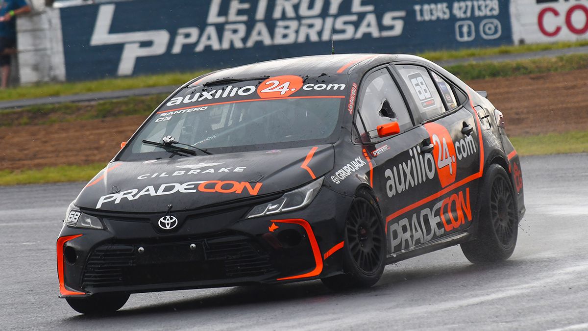 Julián Santero (Toyota Corolla) ganó una gran carrera, luego de la desclasificación de Urcera por técnica. Habián terminado con 124 milésimas de diferencia en la pista