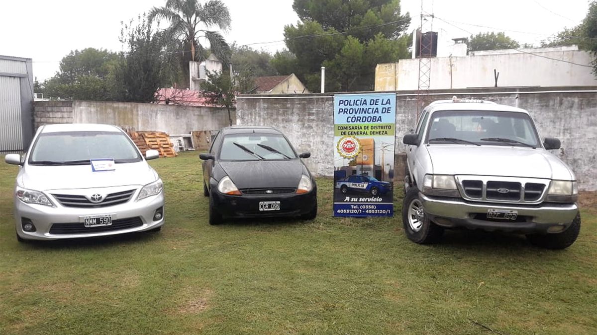 En el operativo secuestraron vehículos que habrían comprado con dinero robado.