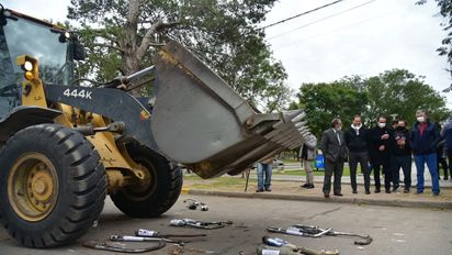 Se llevó a cabo la destrucción de caños de escape que no cumplían con la normativa vigente