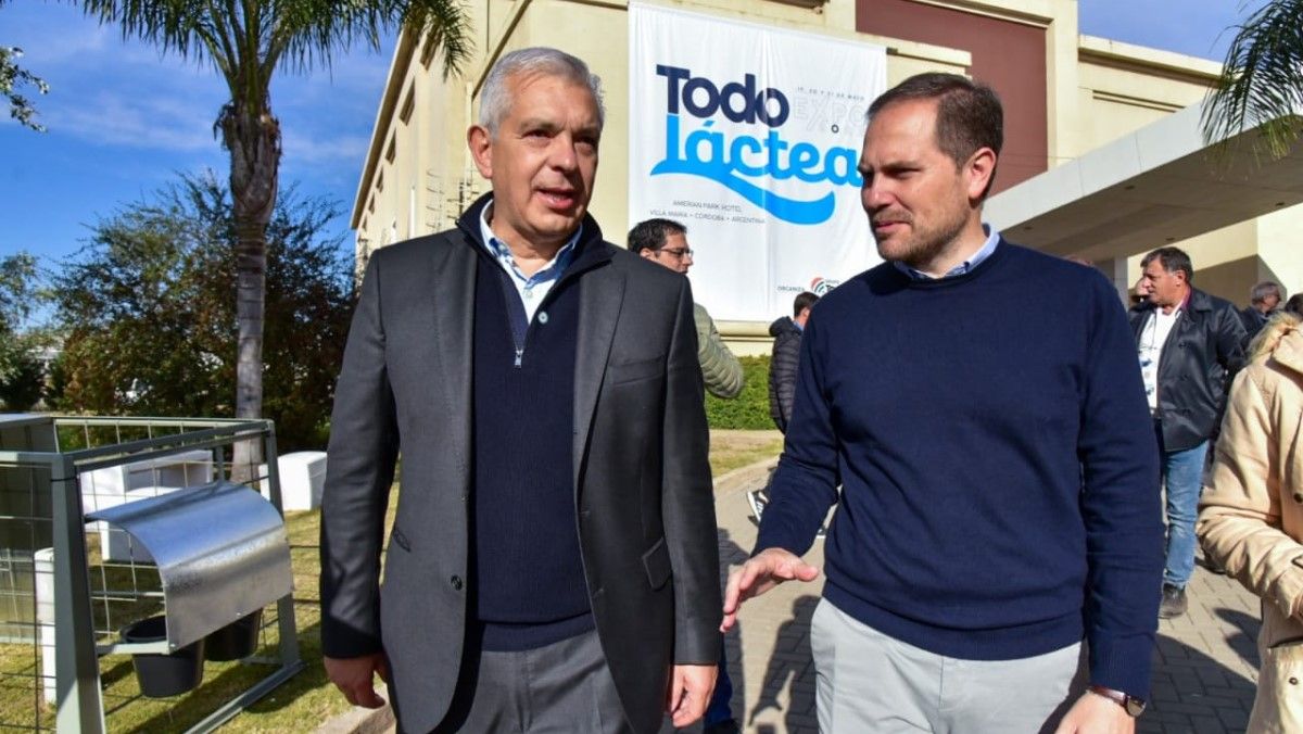 El ministro de Agricultura Julián Domínguez hizo entrega de más de 120.000.000 pesos