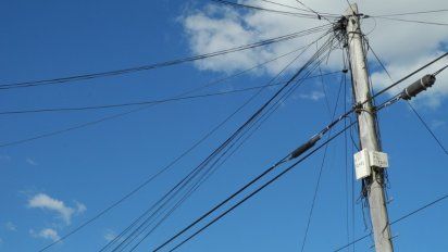 Obligarán a quitar los cables y columnas  en desuso