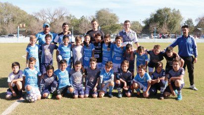 Las  2008 de Estudiantes C y Atenas B mostraron buen juego y tres goles