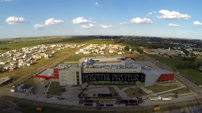 Murió un joven que cayó de su moto