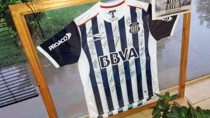 Con la rifa de la camiseta del “Cholo”, juntaron dos toneladas de alimentos