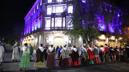 La magia de la tradición en una peña popular por la Revolución de Mayo: uniendo corazones