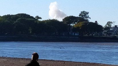 Fuerte explosión en la Fábrica Militar generó alarma en la ciudad