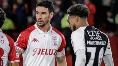 Un Huracán alternativo venció al Corinthians de Memphis Depay