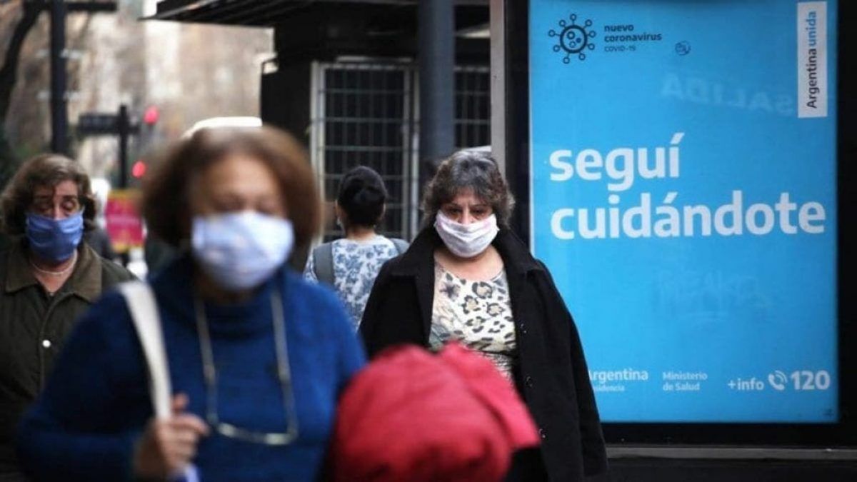 Otros 12 muertos y 20.020 nuevos contagios de coronavirus en la Argentina