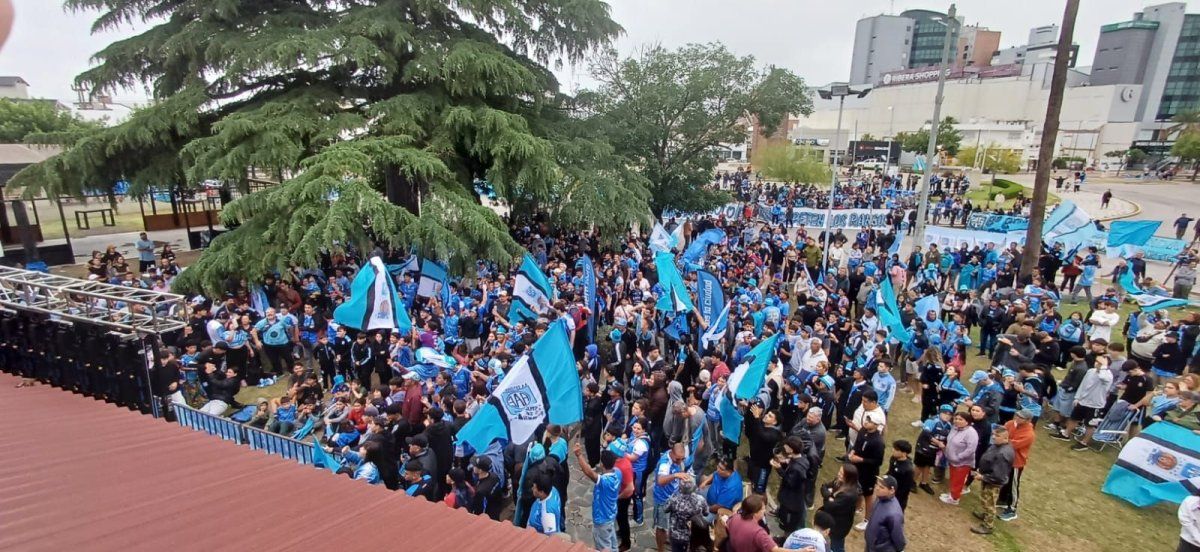 El aguante a Estudiantes a1.200 kilómetros de distancia