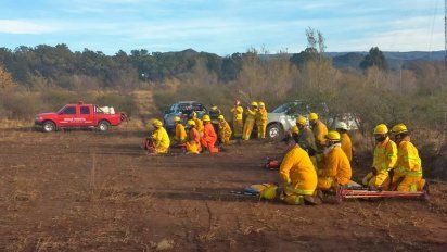 Incendio en Alpa Corral: trabajan más de 65 bomberos y hay autoevacuados