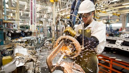 La economía no repunta y en noviembre sufrió su primera caída interanual