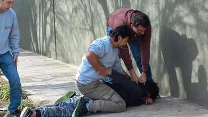 Vecinos retuvieron a un delincuente que intentaba ingresar a los autos del lugar