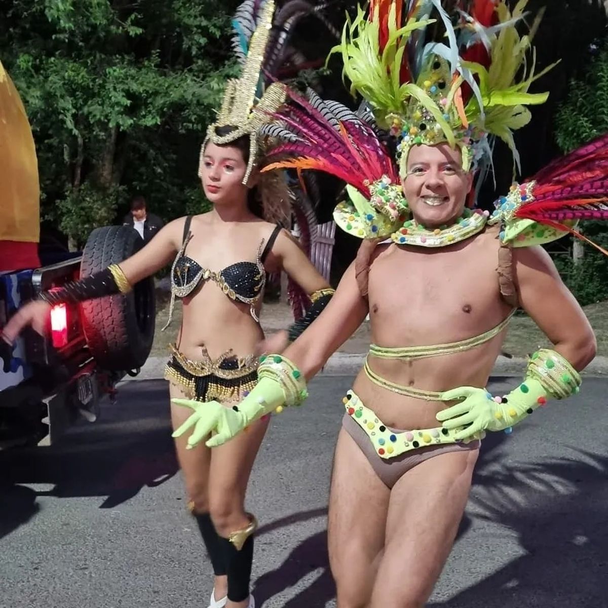 Color, alegría y brillo en los carnavales de toda la región