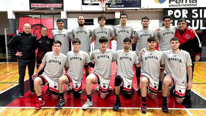 Sparta sigue en carrera