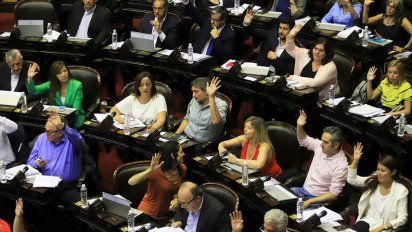 Diputados del FdT preparan el texto para el juicio político a la Corte