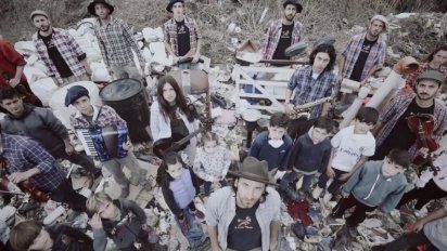 La Banda Agraria concientiza sobre el medioambiente en un videoclip junto a Doña Jovita